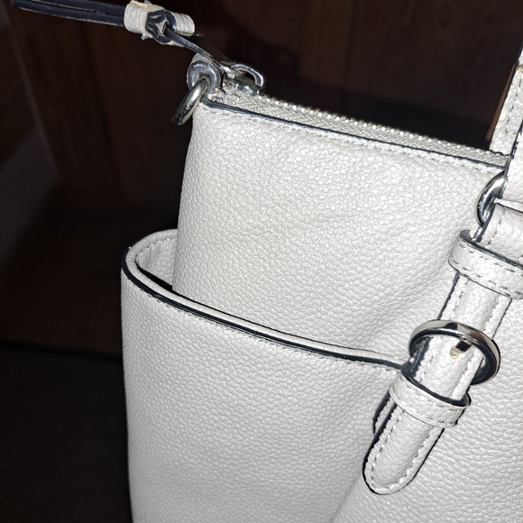 Dana Buchman (Cream) Faux Leather Shoulder Bag - Picture 4 of 9